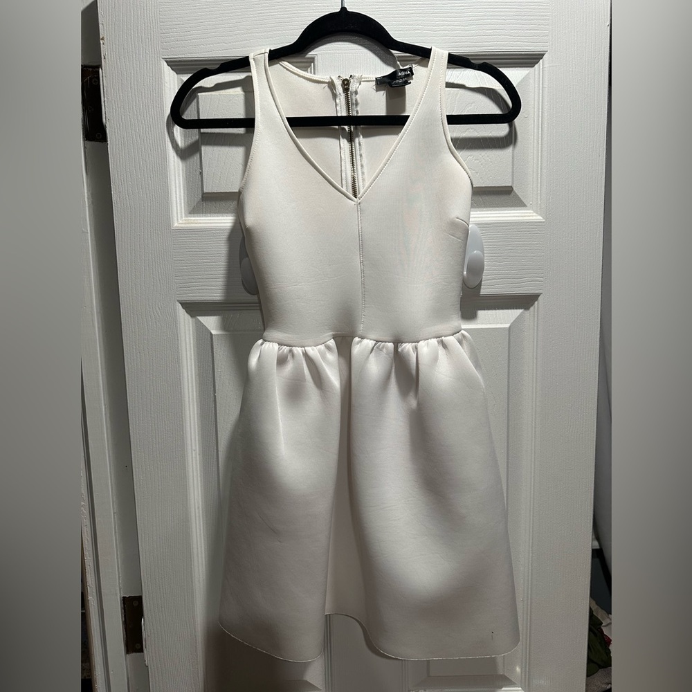 Bloomingdale’s Aqua Elegant White Sleeveless Mini Dress